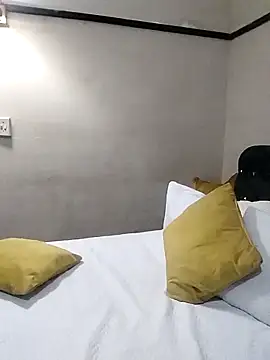 CaramelBoootie online show from April 2026 05:18:01 PM