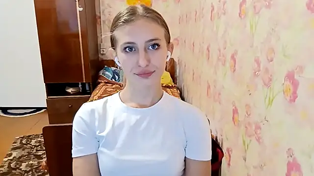 AmeliLia online show from October 2025 02:03:02 PM