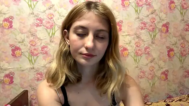AmeliLia online show from December 2025 04:46:02 PM