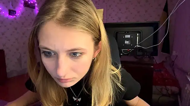 AmeliLia online show from March 2026 03:44:01 PM