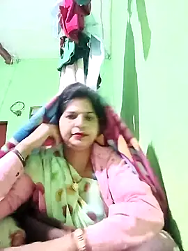 Karishma cute online show from November 2025 06:07:02 PM