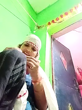 Karishma cute online show from November 2025 12:21:01 PM