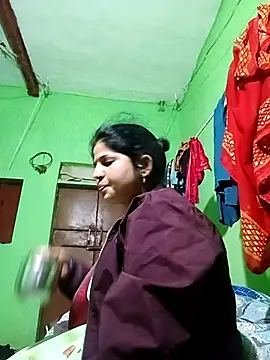 Karishma cute online show from November 2025 04:29:01 PM