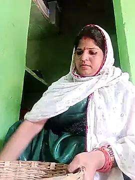 Karishma cute online show from November 2025 09:45:02 AM