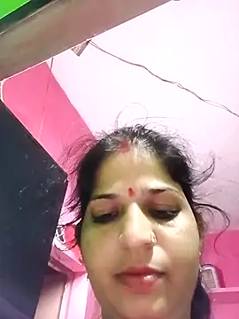 Karishma cute online show from October 2025 03:00:02 PM