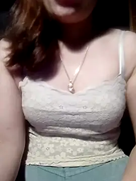 YiyinLy online show from March 2026 09:05:01 PM