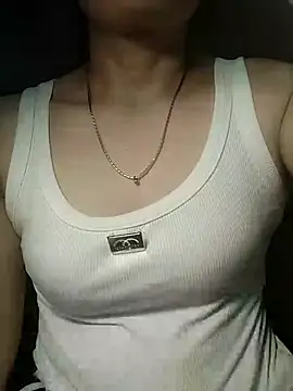 Snapshot of YiyinLy chatting on November 2025 02:59:02 AM YiyinLy online show from November 2025 02:59:02 AM