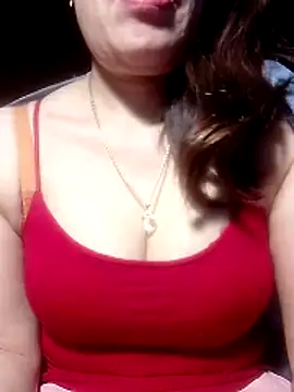 YiyinLy online show from March 2026 09:15:02 PM