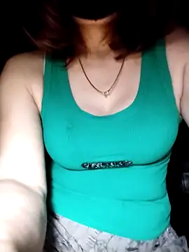 YiyinLy online show from October 2025 09:16:02 PM