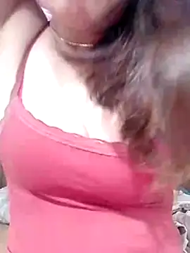 YiyinLy online show from May 2026 07:11:02 AM