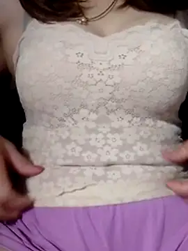 YiyinLy online show from March 2026 11:10:01 PM