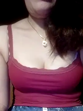 YiyinLy online show from March 2026 10:00:02 PM