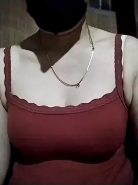 Snapshot of YiyinLy chatting on November 2025 02:47:02 AM YiyinLy online show from November 2025 02:47:02 AM