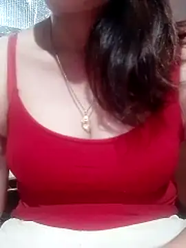 YiyinLy online show from March 2026 02:18:01 PM