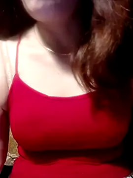 YiyinLy online show from April 2026 10:05:02 PM