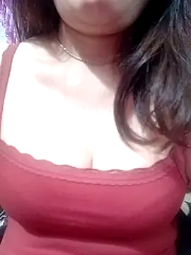 YiyinLy online show from March 2026 09:07:02 PM