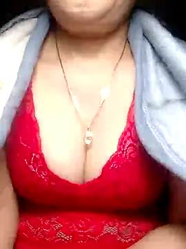 YiyinLy online show from March 2026 09:20:02 PM