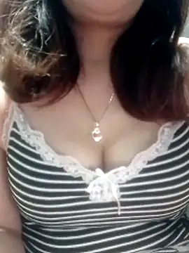 YiyinLy online show from March 2026 09:03:01 AM