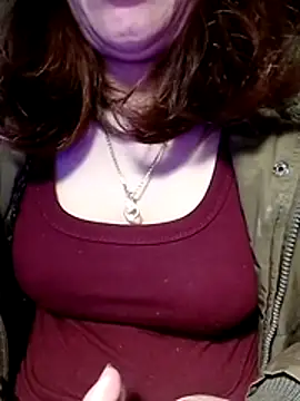 YiyinLy online show from January 2026 09:11:02 PM