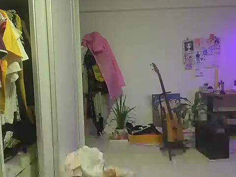 miapink33 online show from November 2025 11:30:01 PM