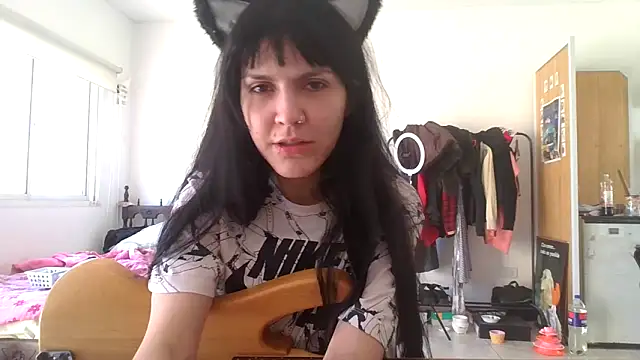 miapink33 online show from November 2025 06:08:01 PM