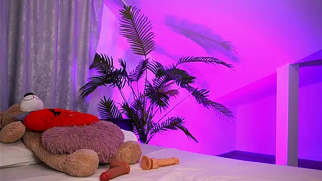 Snapshot of TenderSin chatting on May 2026 01:37:01 AM TenderSin online show from May 2026 01:37:01 AM