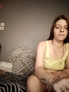 Snapshot of Kaulozeugaro chatting on December 2025 09:26:01 PM Kaulozeugaro online show from December 2025 09:26:01 PM