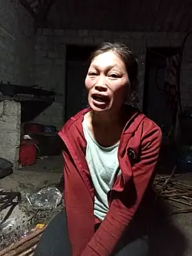 siusiu-00 online show from October 2025 12:37:01 PM