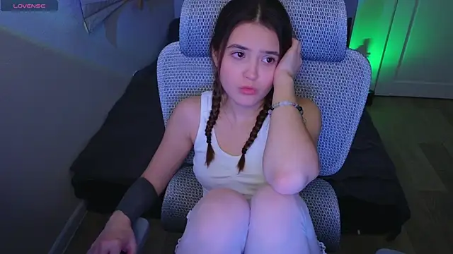 ViolaHight online show from May 2026 05:07:01 PM