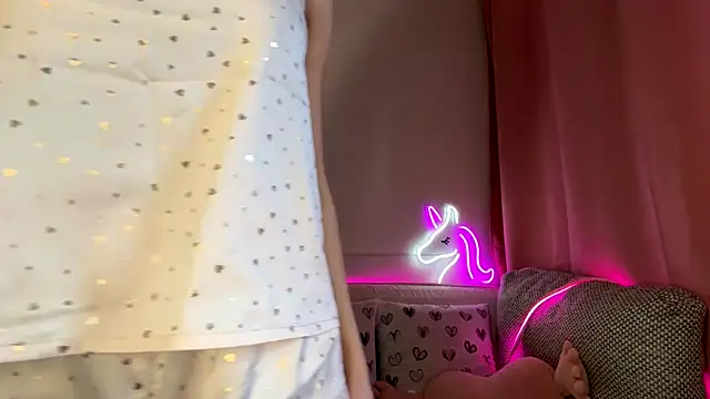 cutetella online show from March 2026 04:05:02 AM