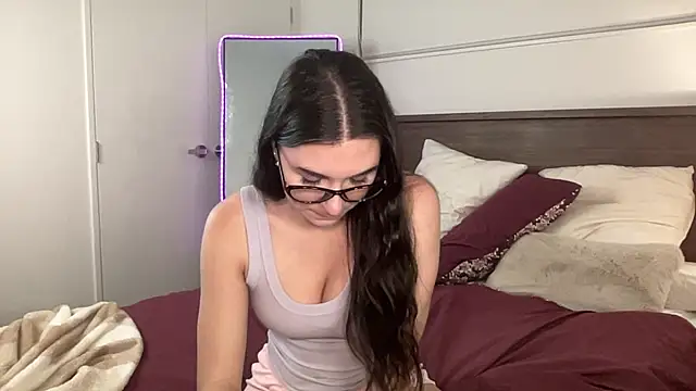 mollyy2006 online show from December 2025 12:10:02 AM