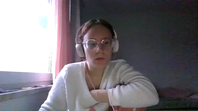 LuckySLove online show from May 2026 07:03:02 PM