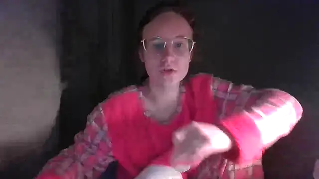 LuckySLove online show from April 2026 07:20:02 PM