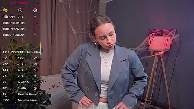 Snapshot of KrisWaller chatting on October 2025 03:08:01 PM KrisWaller online show from October 2025 03:08:01 PM