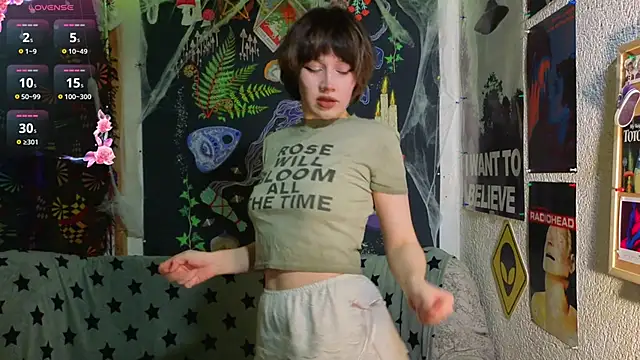 Snapshot of ReincarnatedAngel chatting on November 2025 08:53:02 PM ReincarnatedAngel online show from November 2025 08:53:02 PM