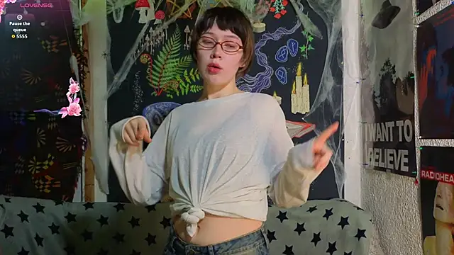 Snapshot of ReincarnatedAngel chatting on November 2025 08:01:01 PM ReincarnatedAngel online show from November 2025 08:01:01 PM