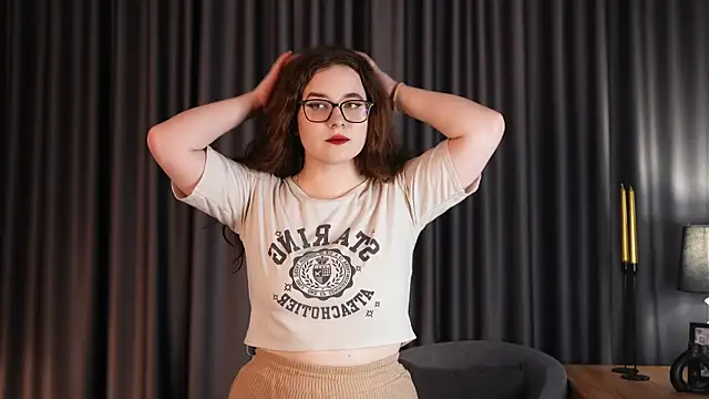 YuriFout online show from October 2025 11:42:02 AM