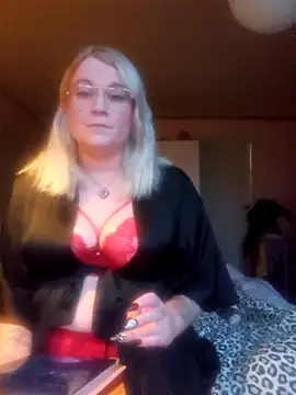 Snapshot of SweetPrincess93 chatting on November 2025 01:04:01 PM SweetPrincess93 online show from November 2025 01:04:01 PM