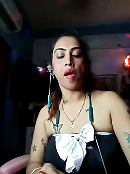 Darling Annie online show from October 2025 08:20:02 PM