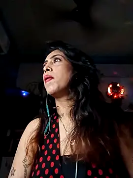 Darling Annie online show from October 2025 07:12:01 PM