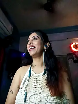 Darling Annie online show from December 2025 06:09:01 PM