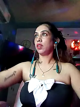 Darling Annie online show from October 2025 06:30:02 PM