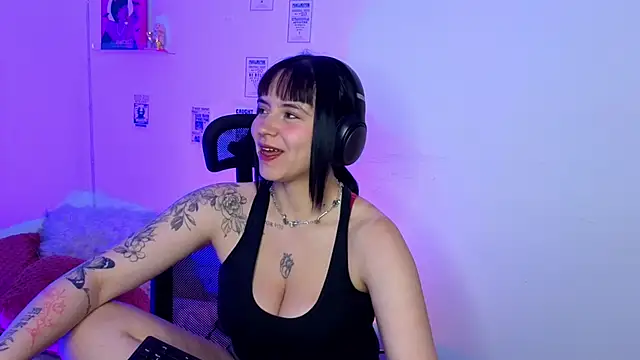 Emily Lindey online show from April 2026 04:58:02 AM