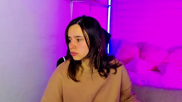 Snapshot of Emily_Lindey chatting on November 2025 03:28:02 AM Emily Lindey online show from November 2025 03:28:02 AM