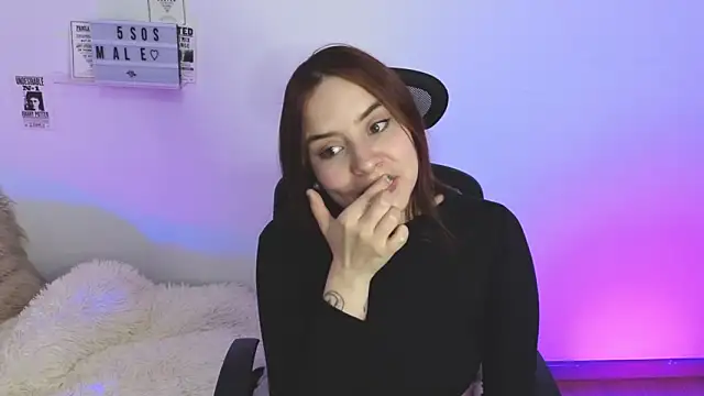 Emily Lindey online show from February 2026 09:11:01 AM