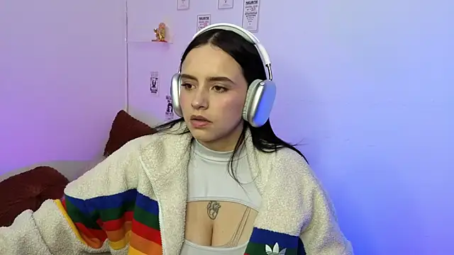 Emily Lindey online show from February 2026 02:30:01 AM