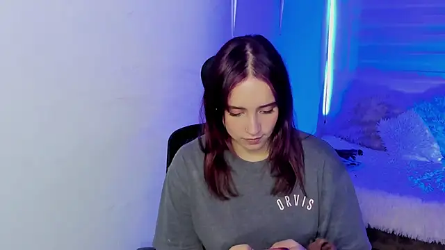 Emily Lindey online show from January 2026 03:32:01 AM