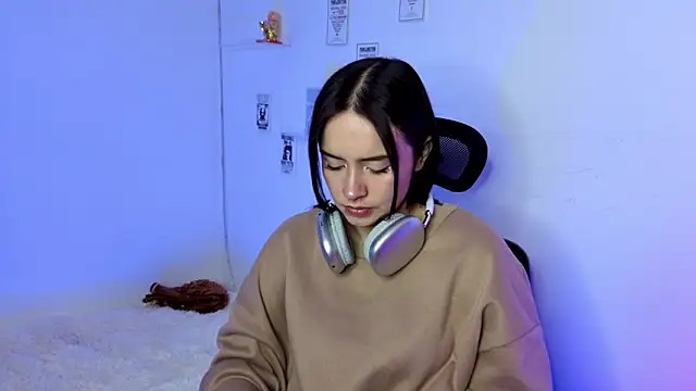 Emily Lindey online show from February 2026 03:16:02 AM