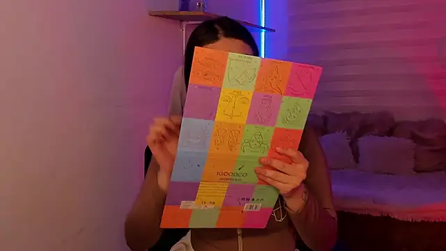 Snapshot of Emily_Lindey chatting on October 2025 03:27:02 AM Emily Lindey online show from October 2025 03:27:02 AM