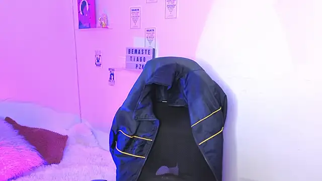 Emily Lindey online show from February 2026 12:54:01 AM